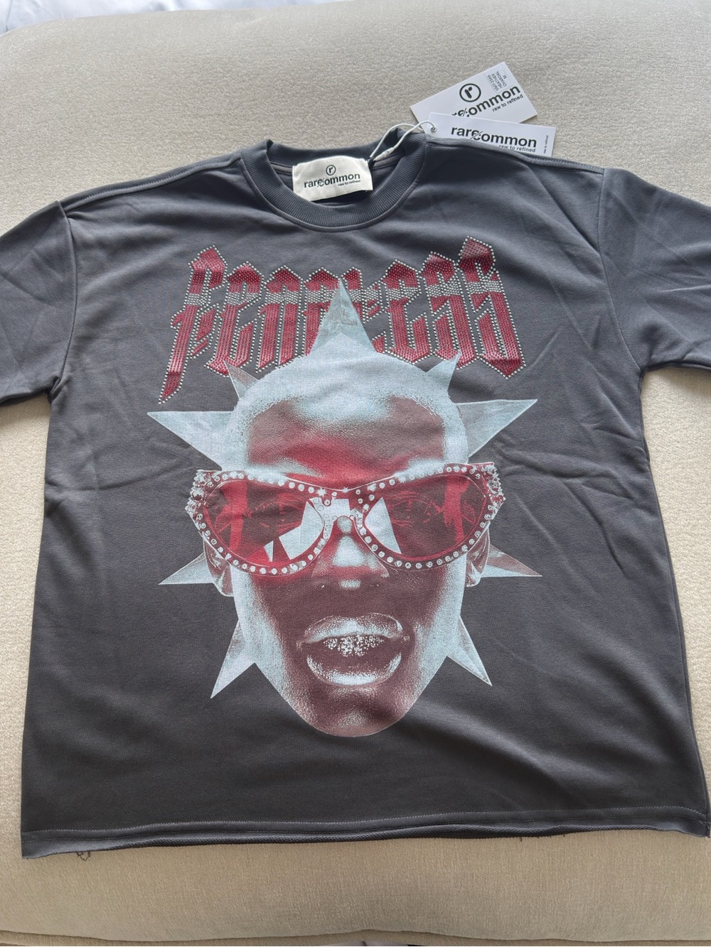 Rare common Men’s Graphic Short Sleeve Tee - gray with Red Accent